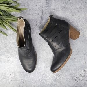 Josef Seibel | Black Leather Ankle Boots with Block Heel & Slit Upper